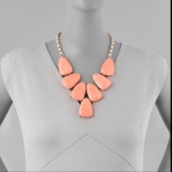 KendraScott Salmon Peach Harlow Statement Necklace - Picture 2 of 10